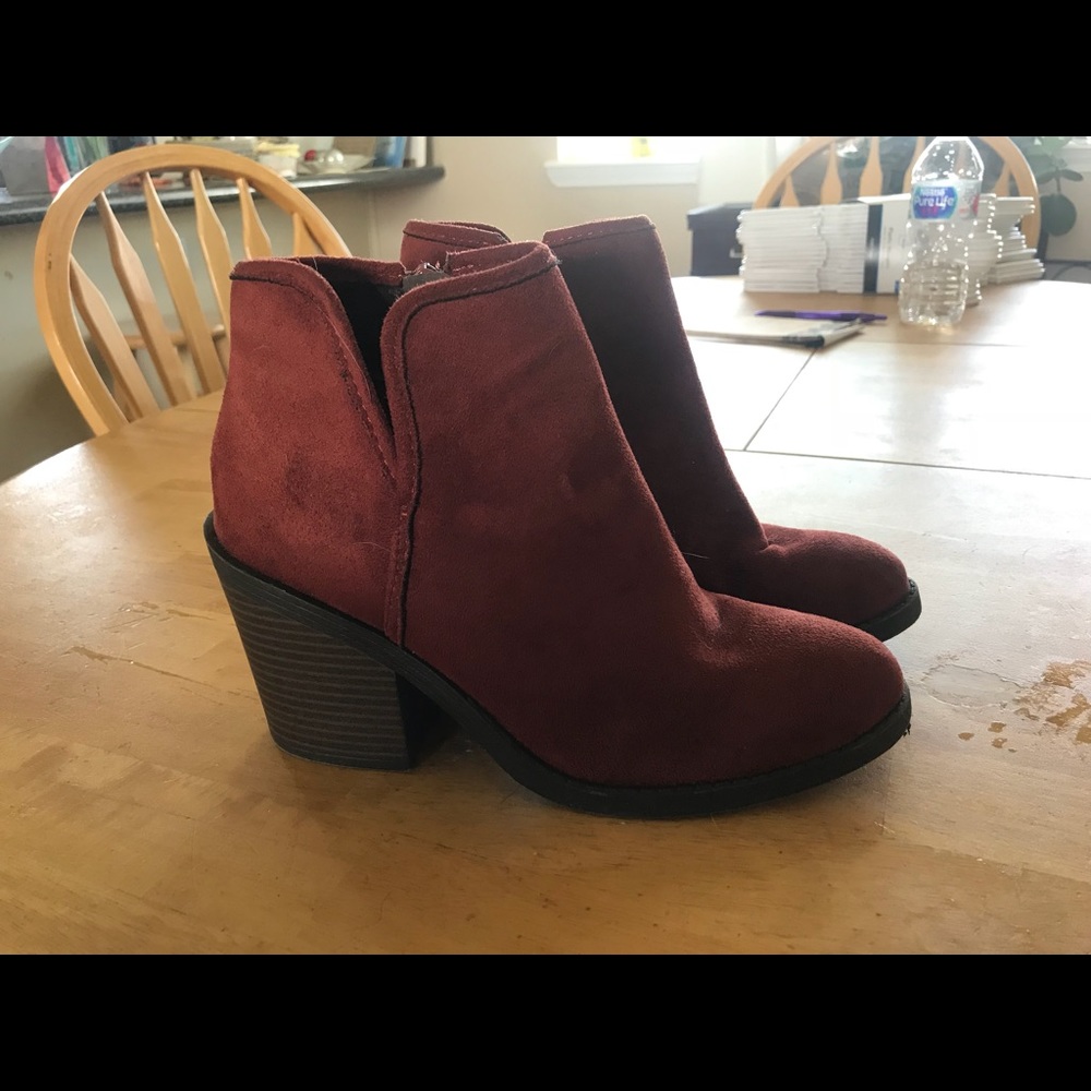 Red boots with heel